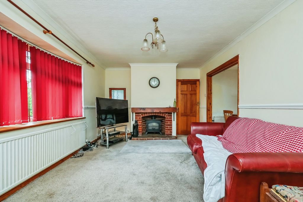 Property photo 3 of 15 Living Room