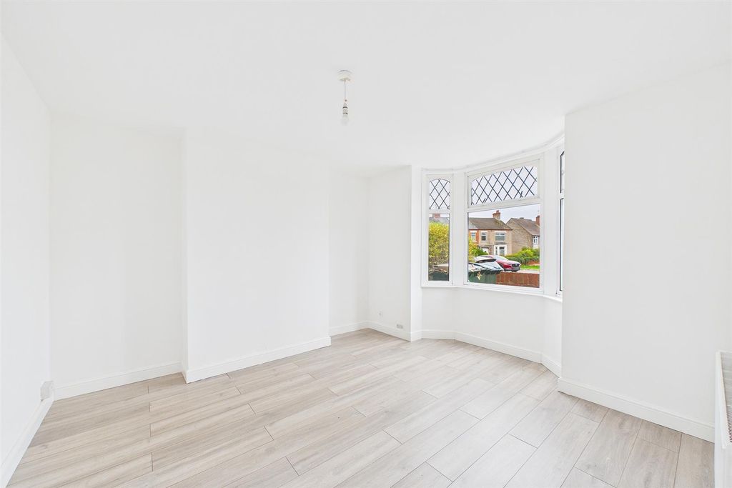 Property photo 2 of 11 Cam03736G0-Pr0257-Still005.Jpg