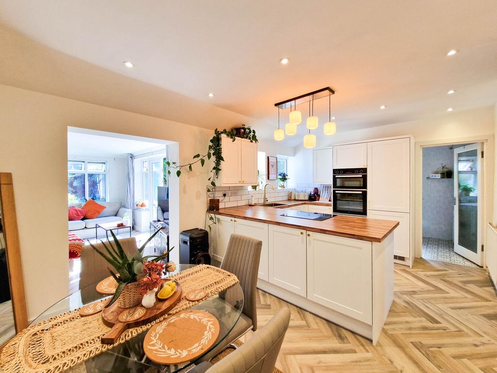 Property photo 1 of 16 Kitchen/Diner