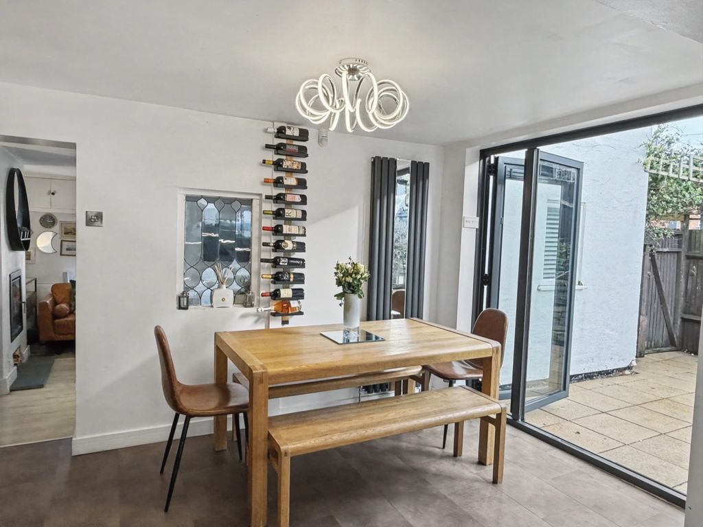 Property photo 3 of 41 4572205