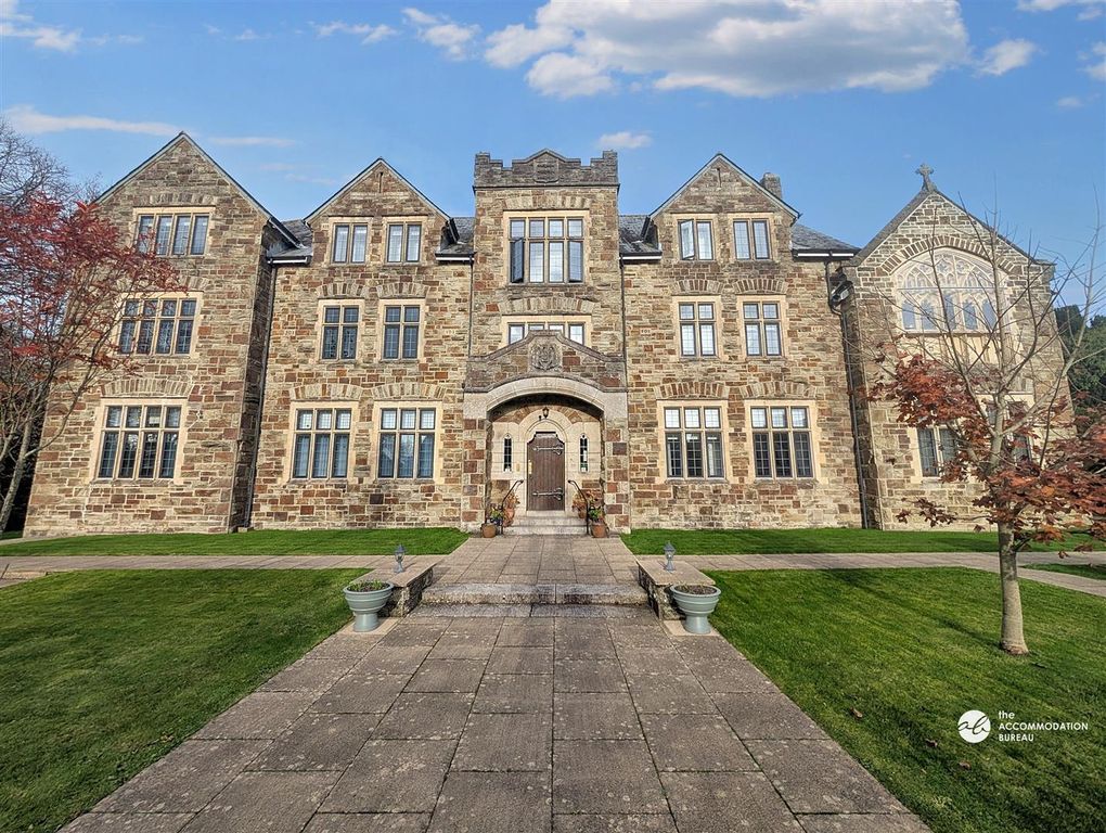 Property photo 1 of 16 Exterior