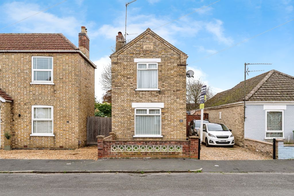 Property photo 1 of 17