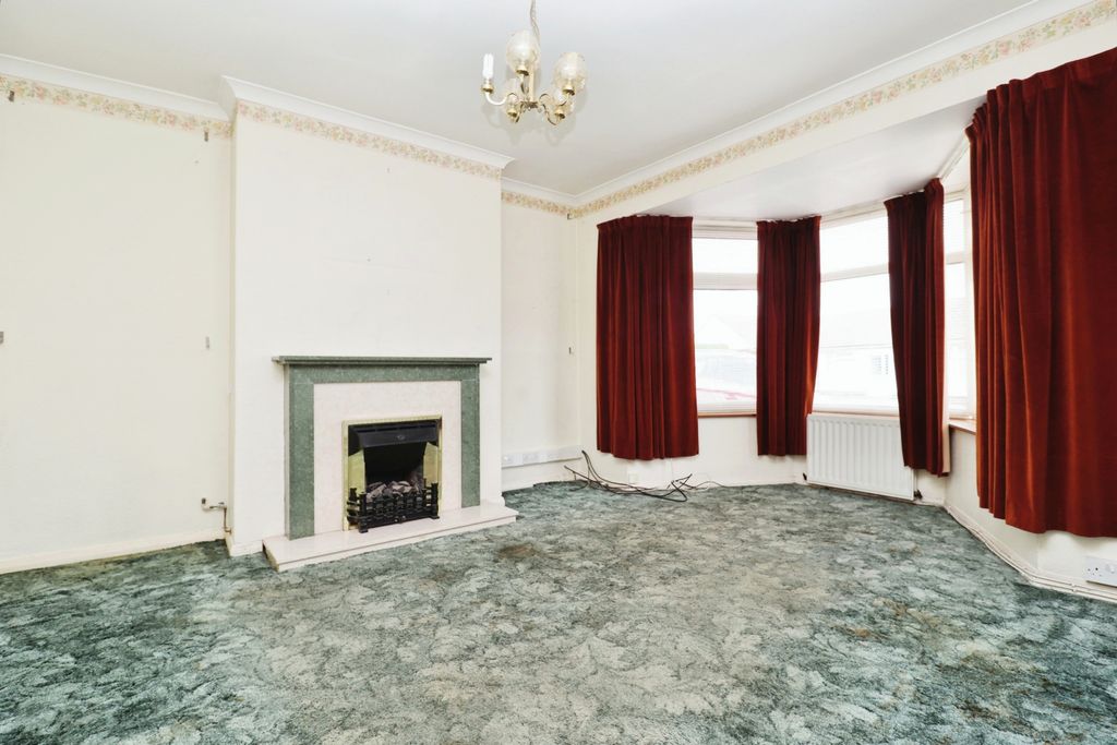 Property photo 3 of 19