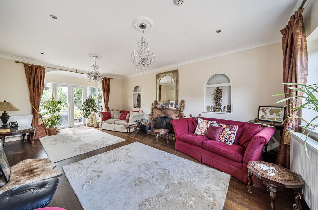 Property photo 2 of 28 1446948-1-6A07462...