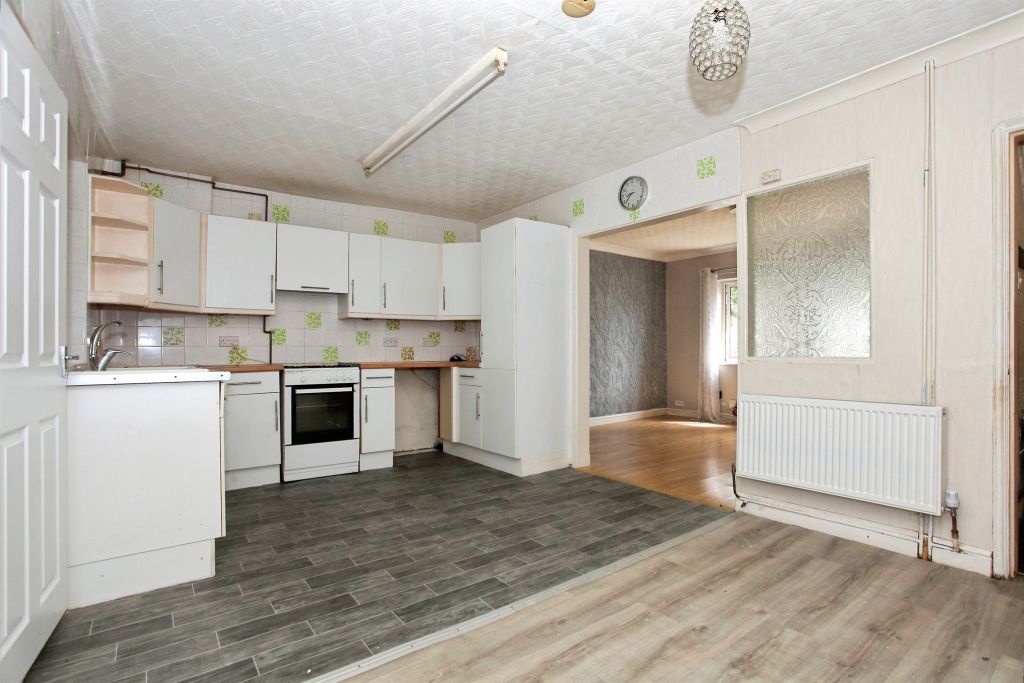 Property photo 1 of 28 Kitchen/Diner