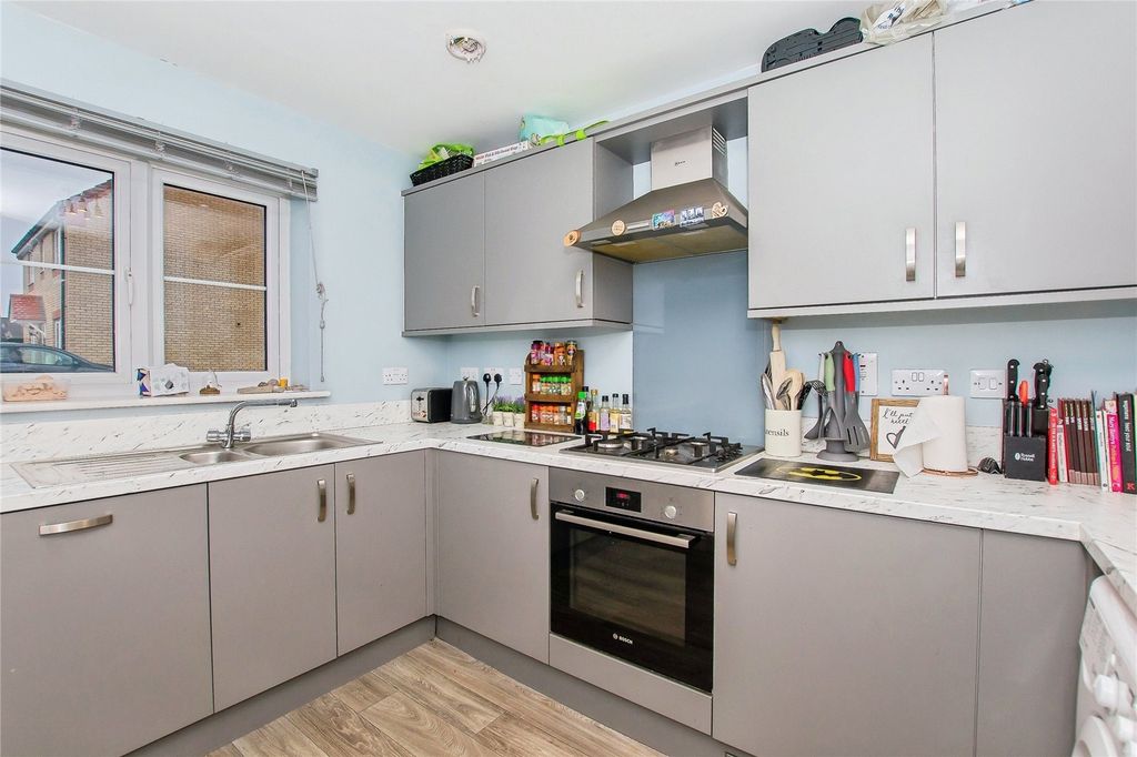 Property photo 3 of 12 Picture No. 24