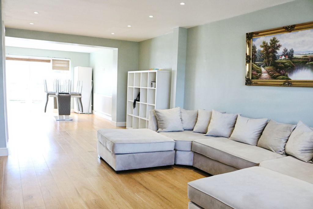 Property photo 2 of 8 Photo 6