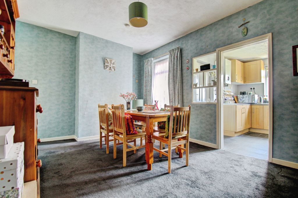 Property photo 3 of 12 Dining Room