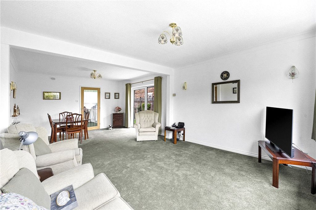 Property photo 2 of 28 Picture No. 26