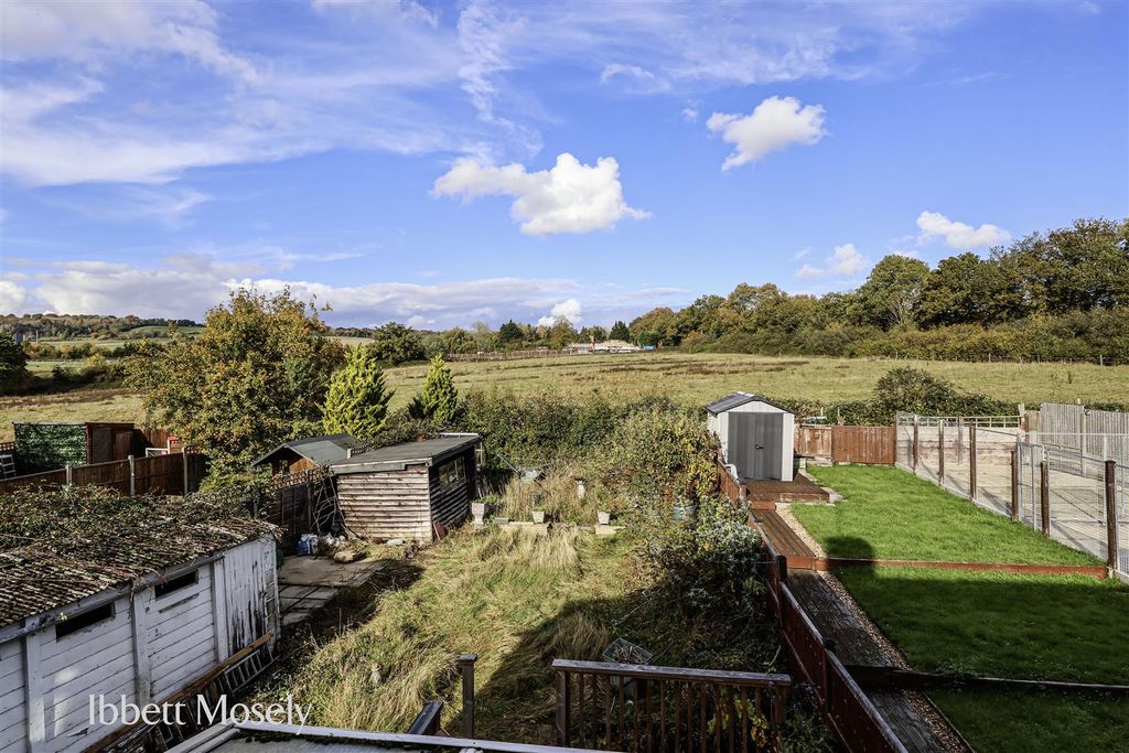 Property photo 2 of 14 16.Jpg