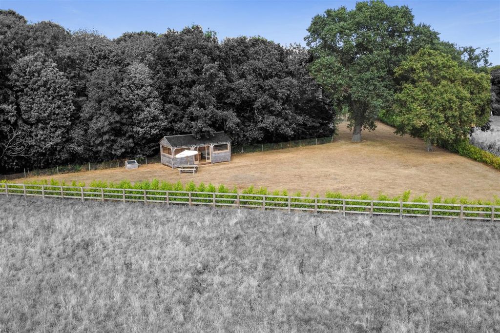 Property photo 2 of 29 Plot Outline