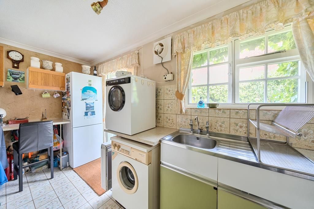 Property photo 2 of 18 Kitchen