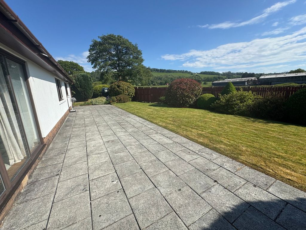 Property photo 2 of 26