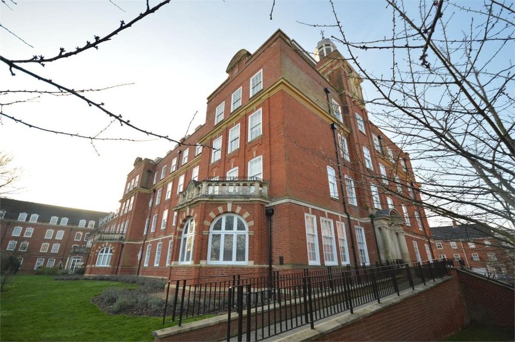 Property photo 1 of 11 -5Ly2B8-Ydhj7Tui6Iughj5Xpv8