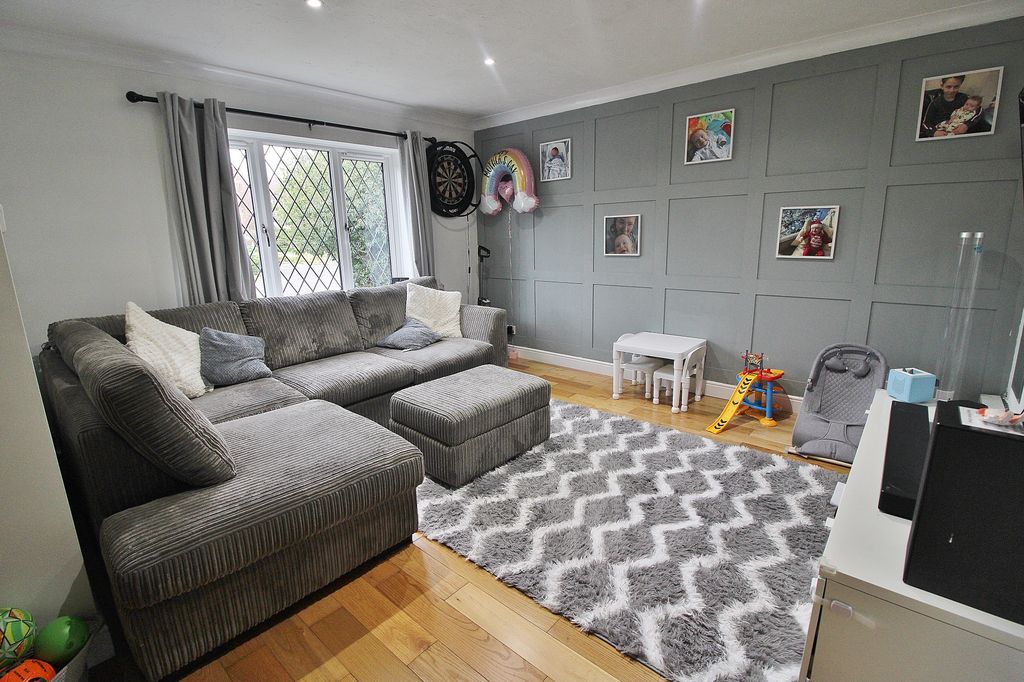 Property photo 2 of 8