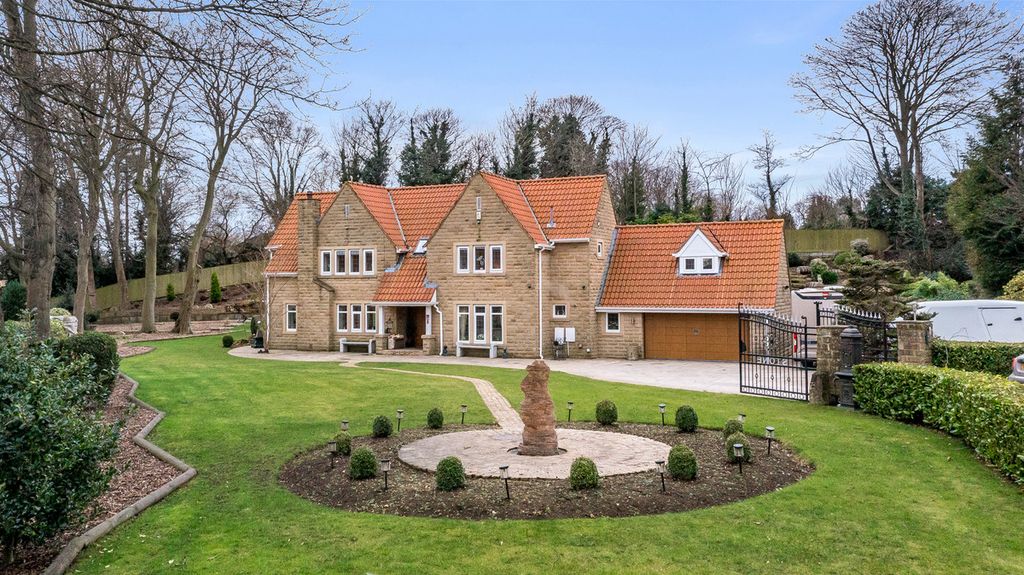 Property photo 1 of 32