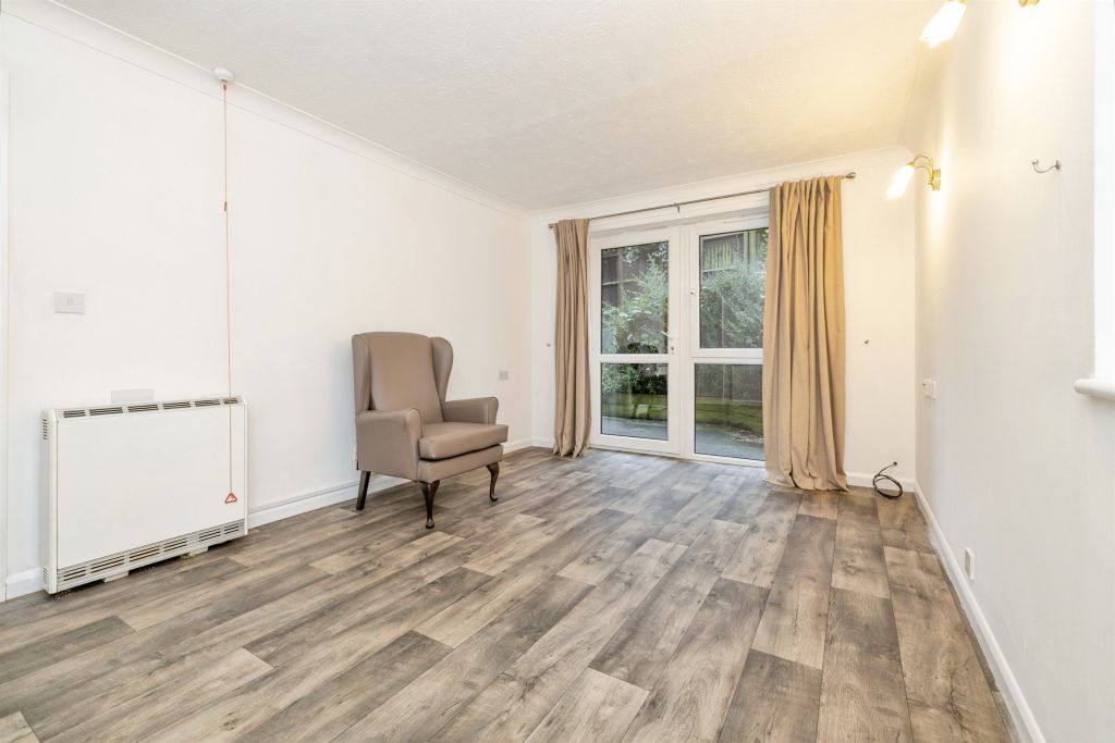 Property photo 3 of 12