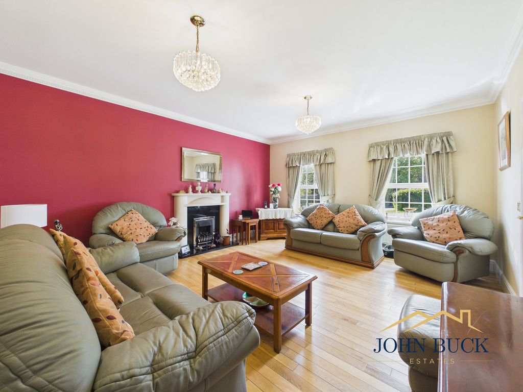 Property photo 3 of 32