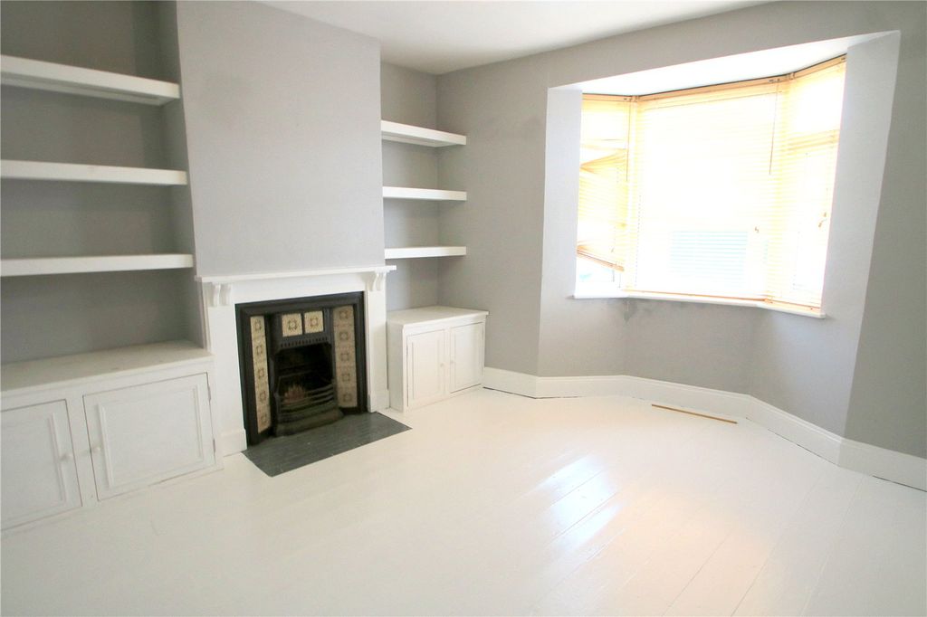 Property photo 3 of 12 Picture No. 02