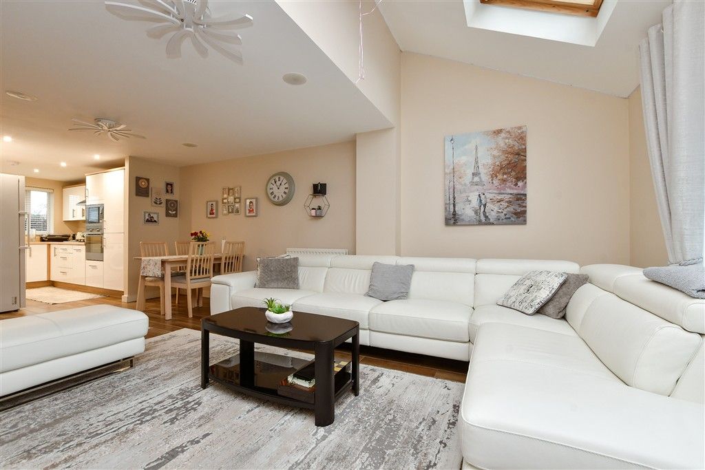 Property photo 1 of 14 Lounge/Diner