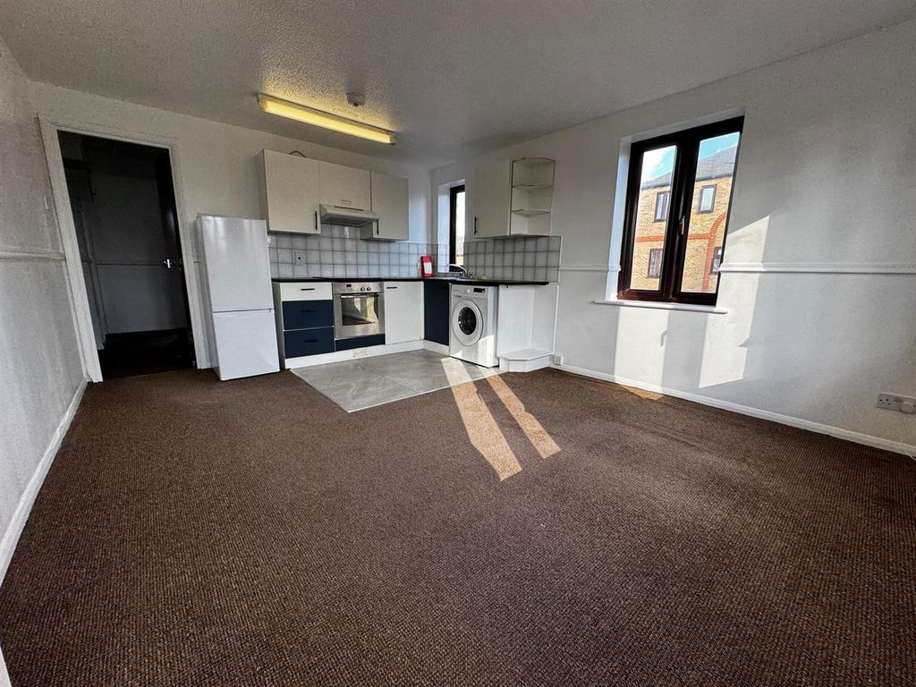 Property photo 2 of 8 10.Jpg