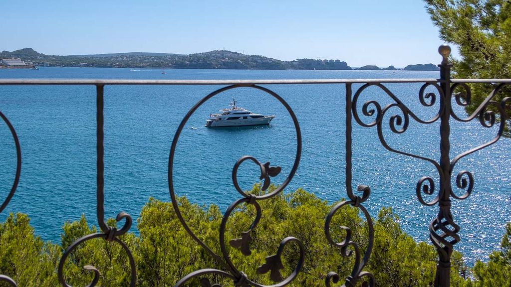 Property photo 2 of 26 77819 Small-11.Jpg