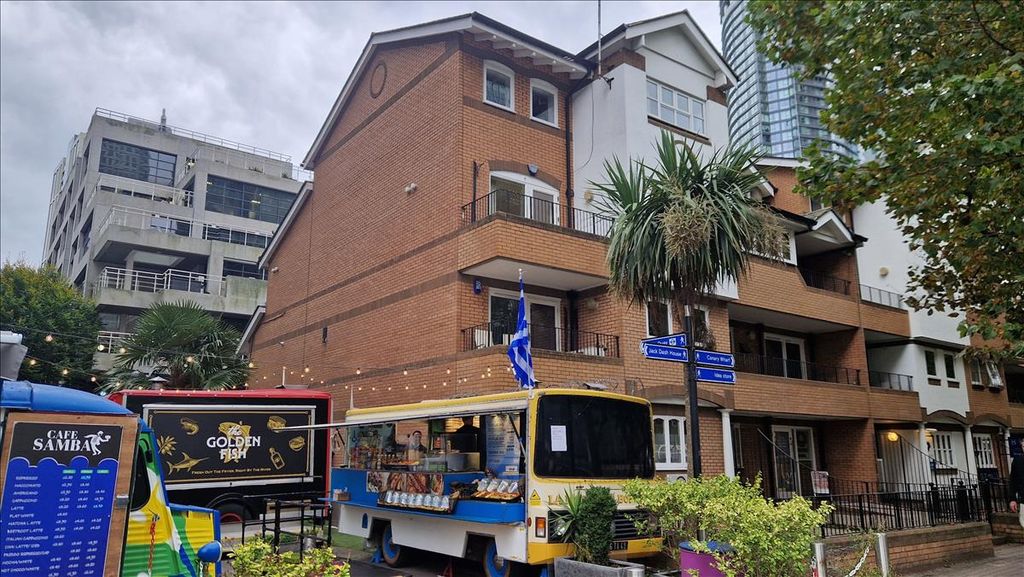 Property photo 3 of 8