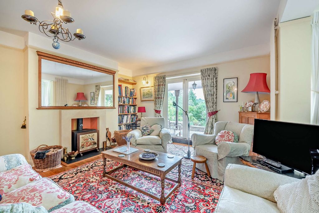 Property photo 3 of 13 Sitting Room