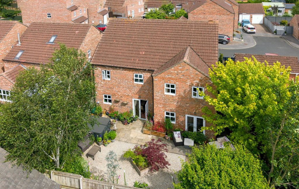 Property photo 1 of 30