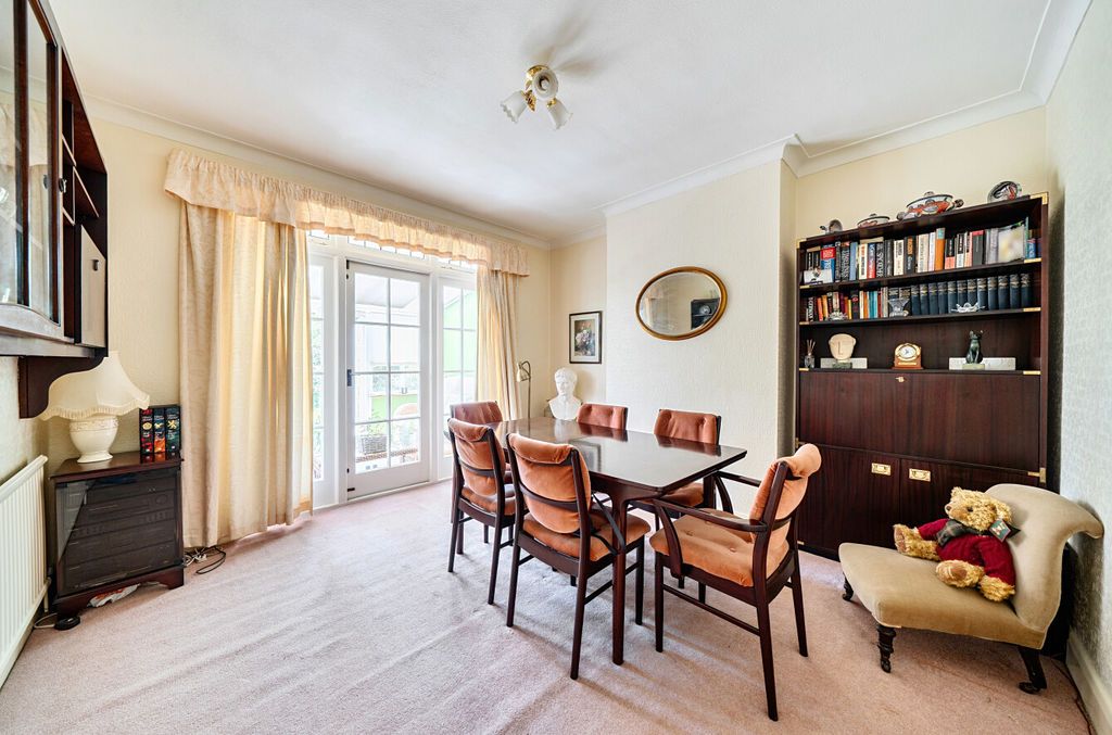 Property photo 3 of 19 Dining Room