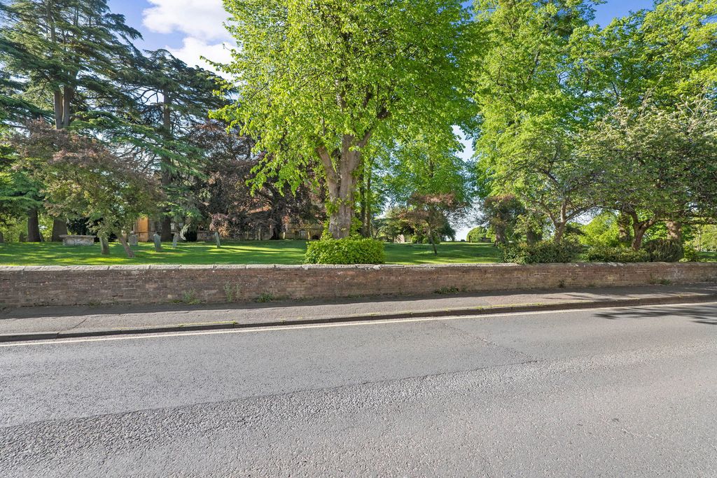 Additional image 12 of 2 bed end terrace house for saleAbbey Cottage, 4 Church Row, Pershore, Worcestershire. WR10