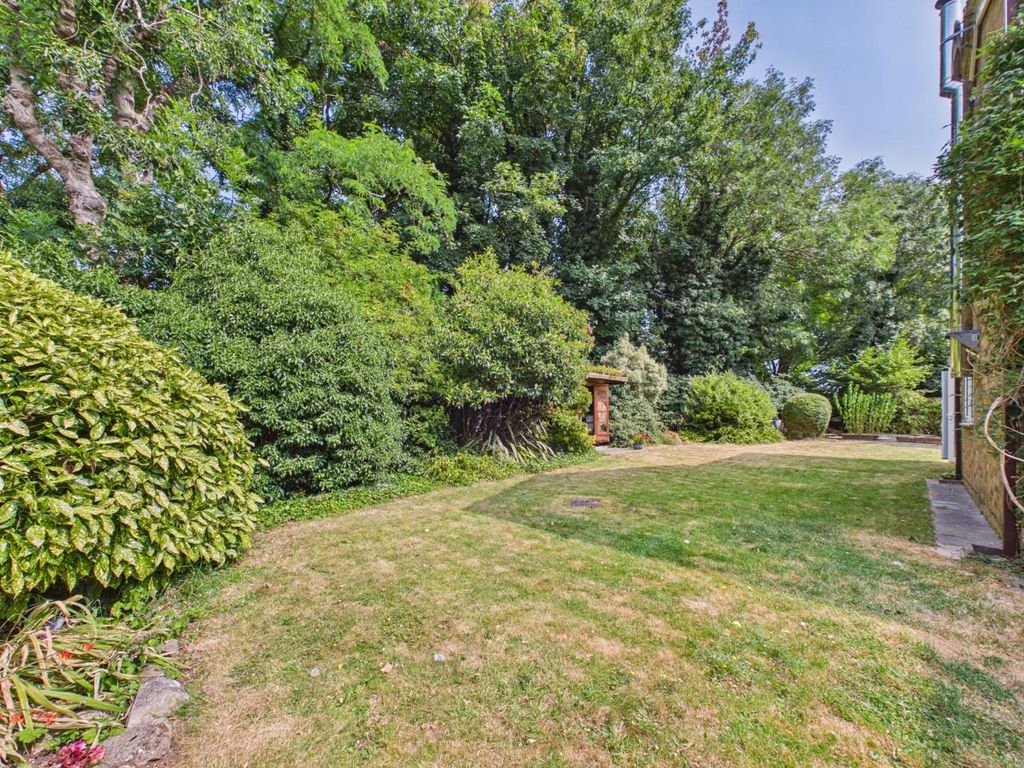 Property photo 2 of 41 Cam02703G0-Pr0044-Still035.Jpg