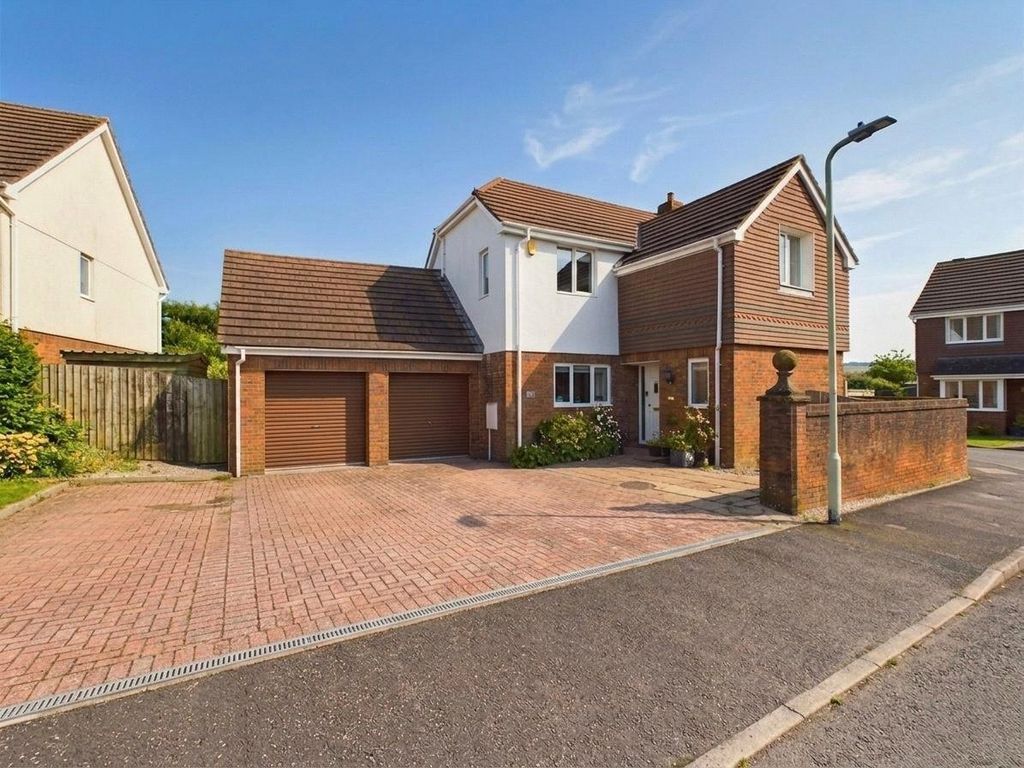 Property photo 1 of 19 Front