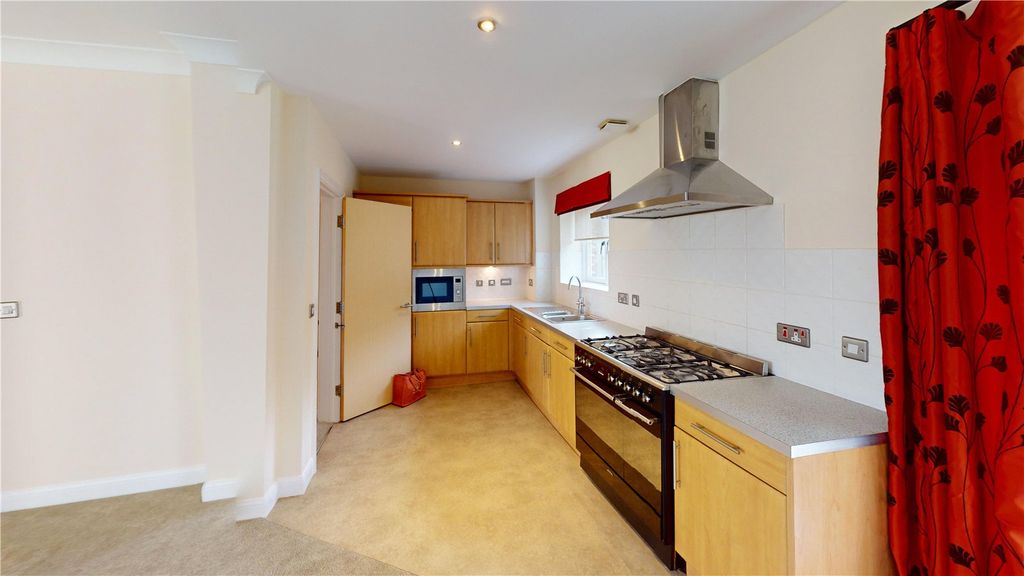 Property photo 2 of 15 Picture No. 27