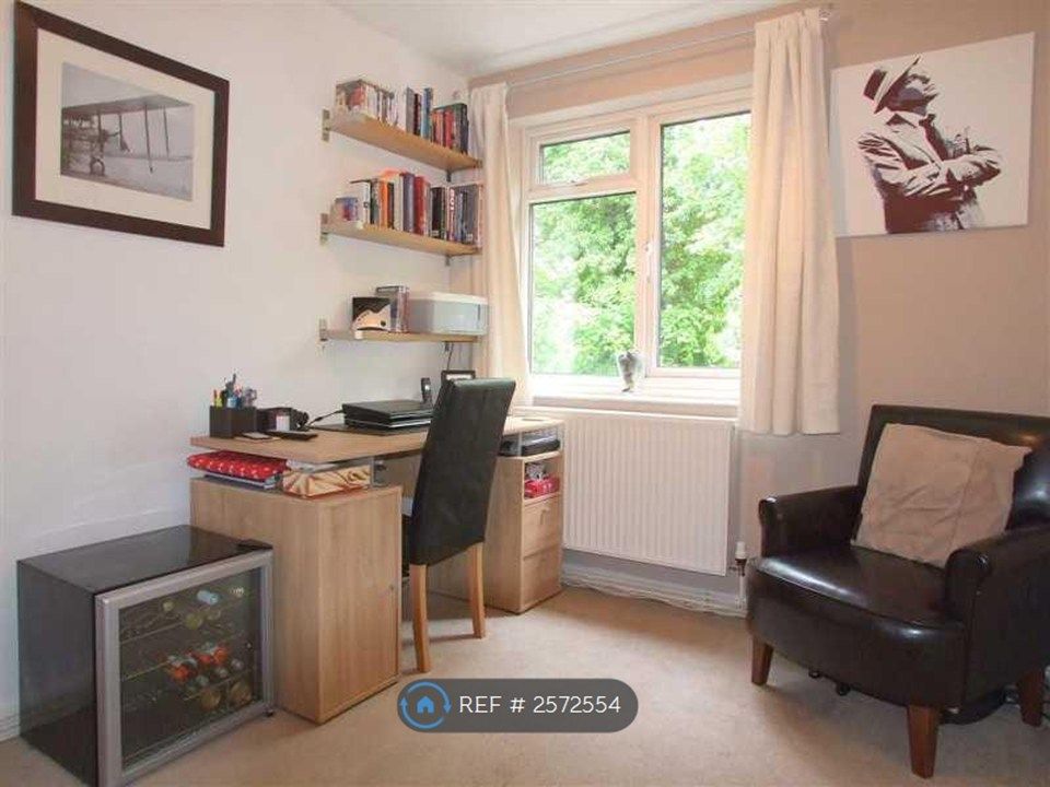 Property photo 3 of 6