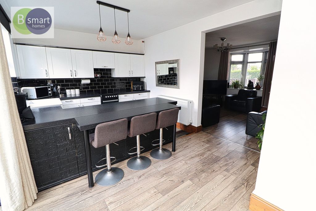Property photo 3 of 15 Img_0543