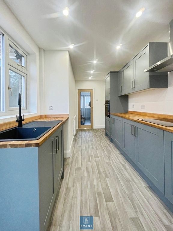 Property photo 2 of 13 Refitted Kitchen