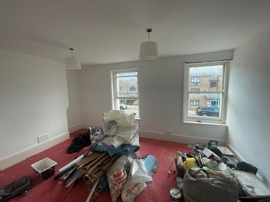 Property photo 3 of 6