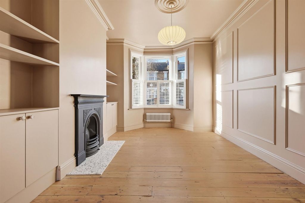 Property photo 3 of 32 6.Jpg