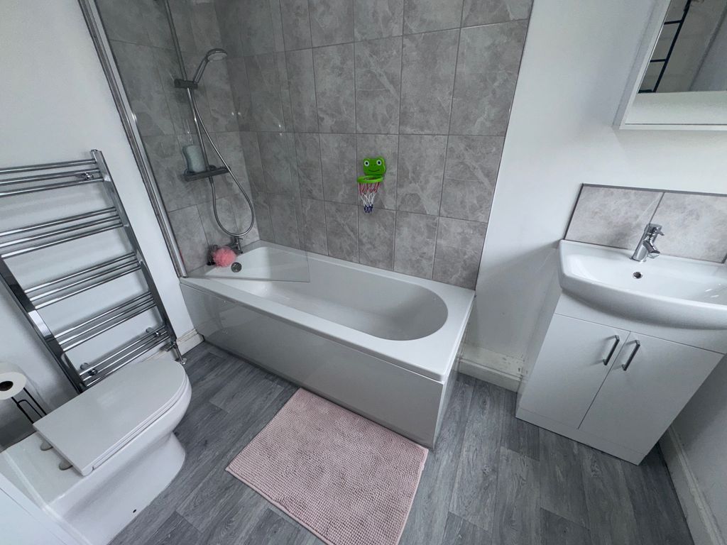 Property photo 2 of 11 Image