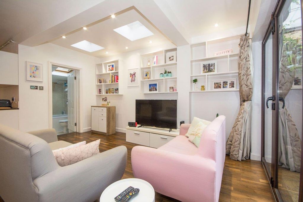Property photo 2 of 11