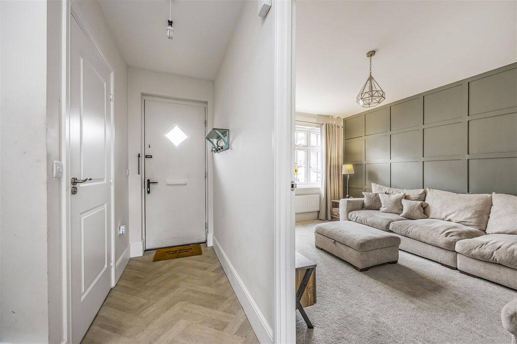 Property photo 3 of 22 2 Birkbeck Close, Waterlooville-Porticomarketing-S