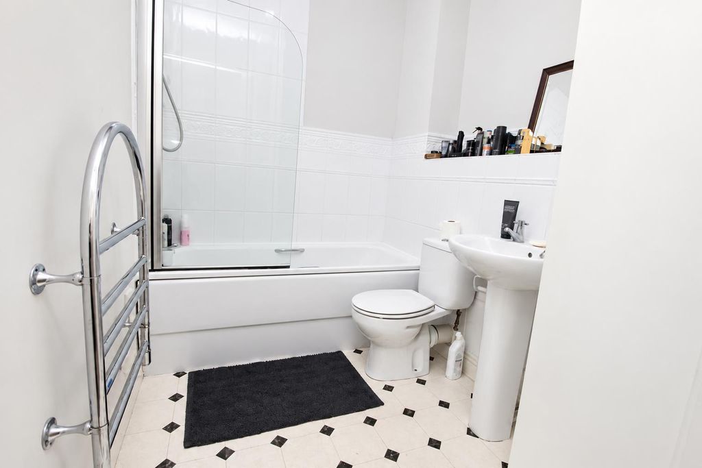 Property photo 2 of 5