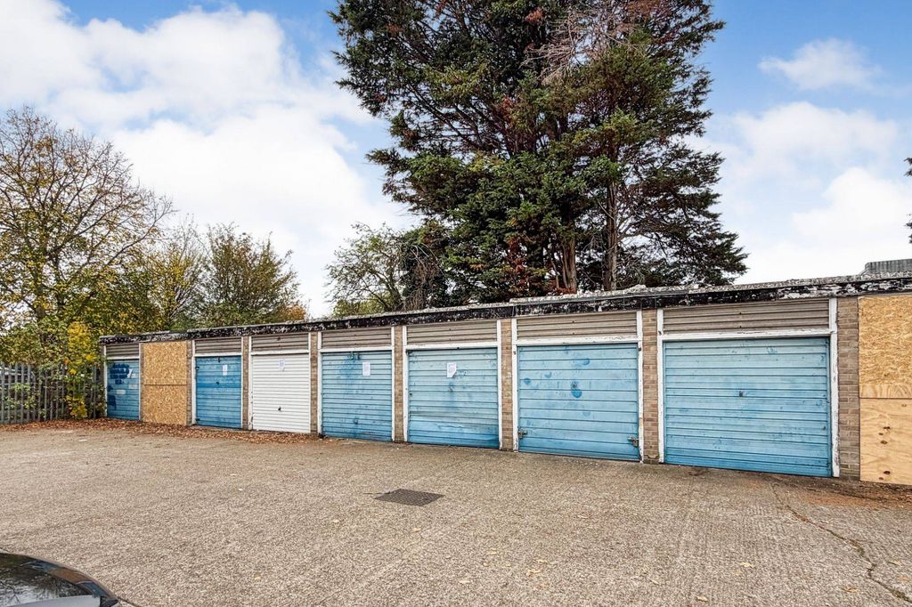 Property photo 1 of 5 Garages 1 - 16 At St Martins Close, Enfield En1 4Hp