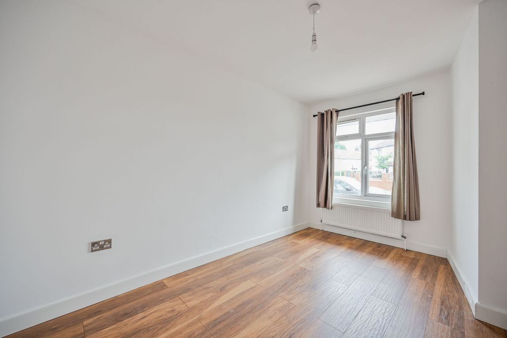 Property photo 1 of 27