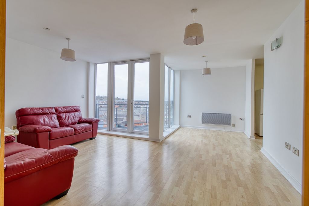 Property photo 1 of 8 Lounge Diner - Ewemove Swindon South