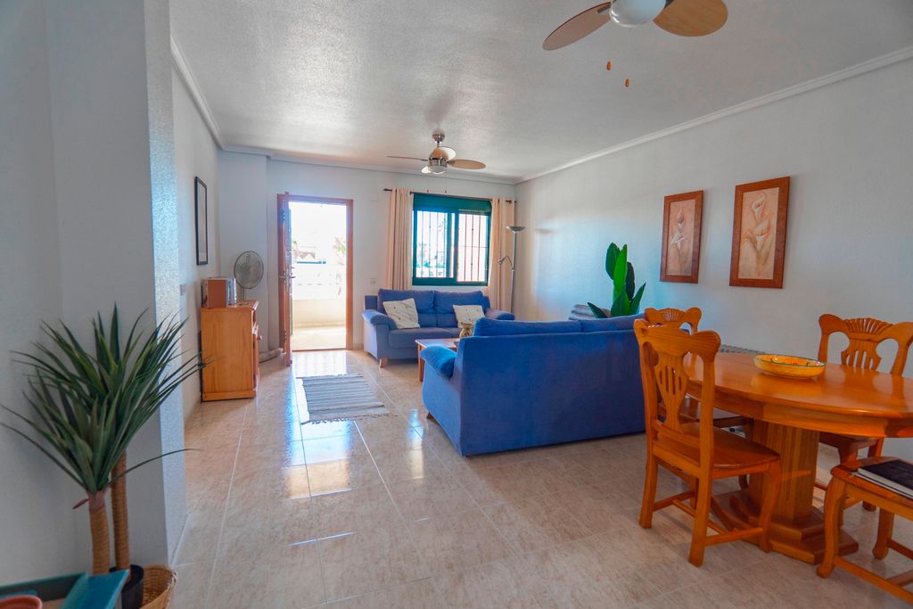 Property photo 2 of 32