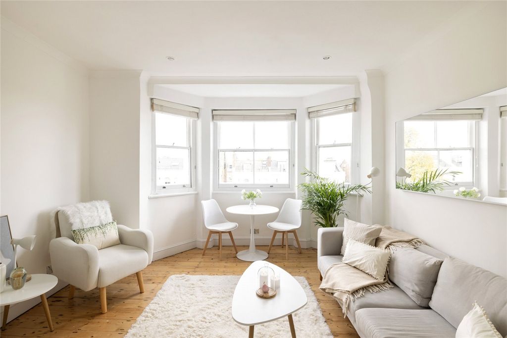 Property photo 2 of 11 Picture No. 03