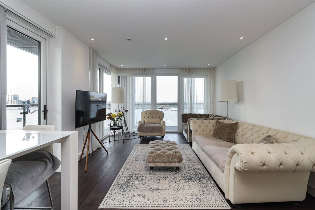 Property photo 1 of 28 Picture No. 10