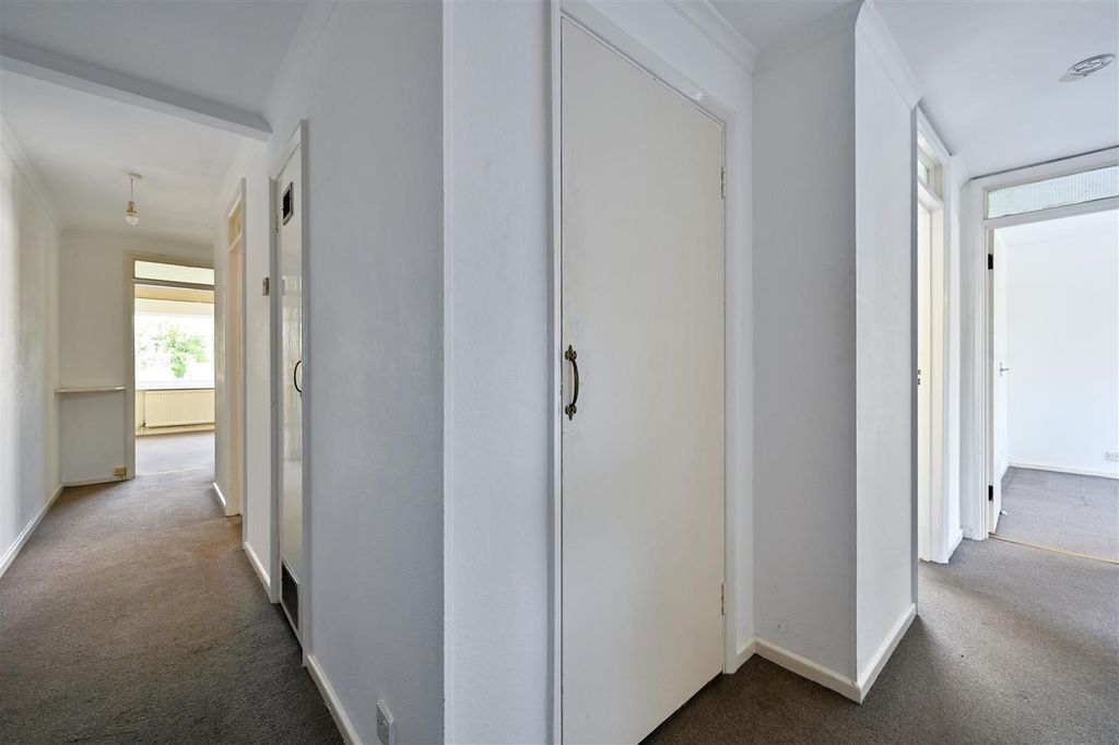 Additional image 4 of 3 bed flat for saleCooden Sea Road, Bexhill-On-Sea TN39